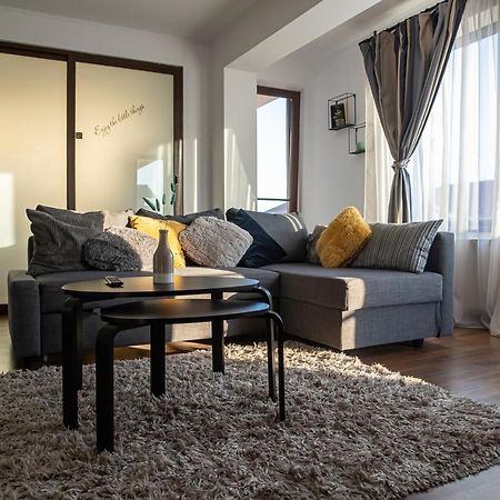 Apartament Tatu Bar&Grill Otopeni Ngoại thất bức ảnh