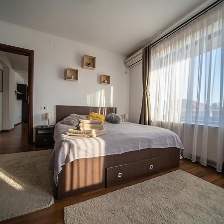 Apartament Tatu Bar&Grill Otopeni Ngoại thất bức ảnh