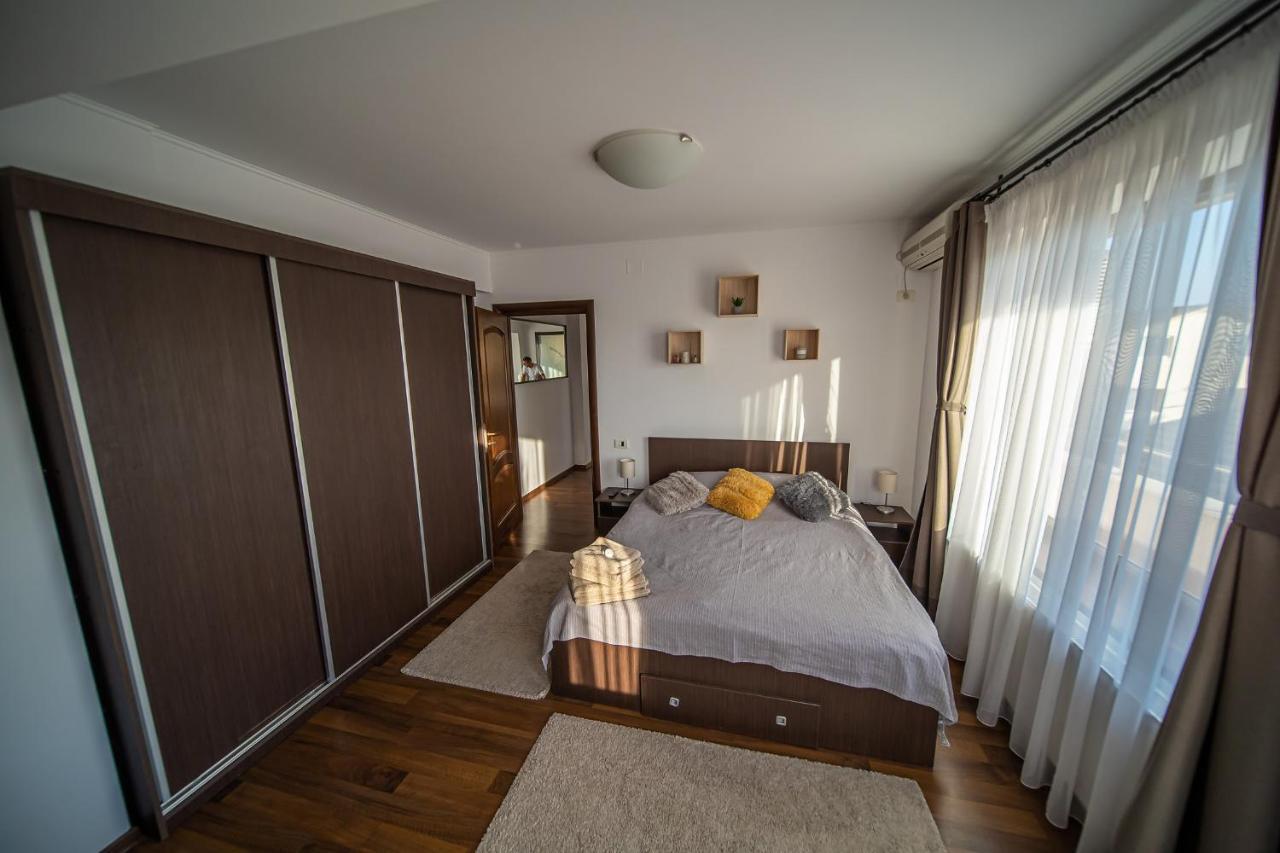 Apartament Tatu Bar&Grill Otopeni Ngoại thất bức ảnh