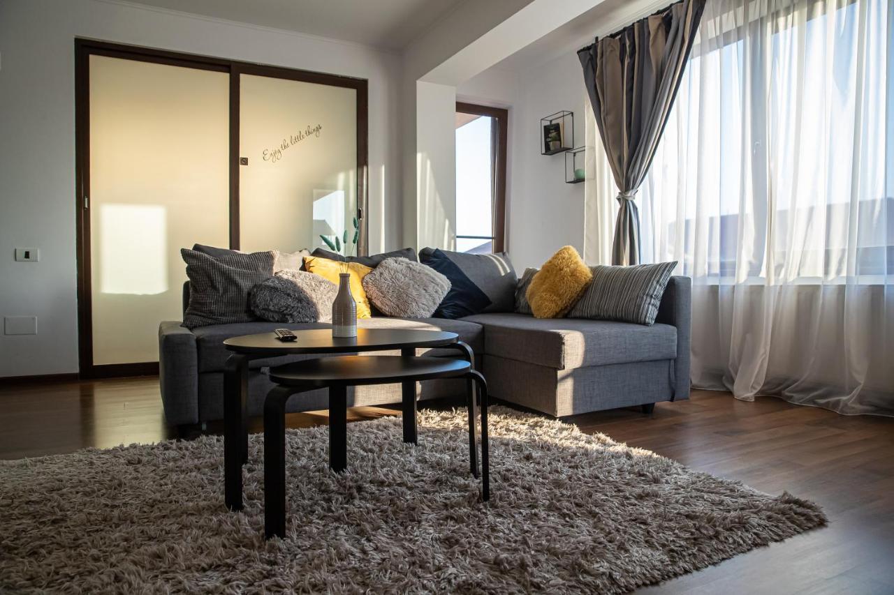 Apartament Tatu Bar&Grill Otopeni Ngoại thất bức ảnh