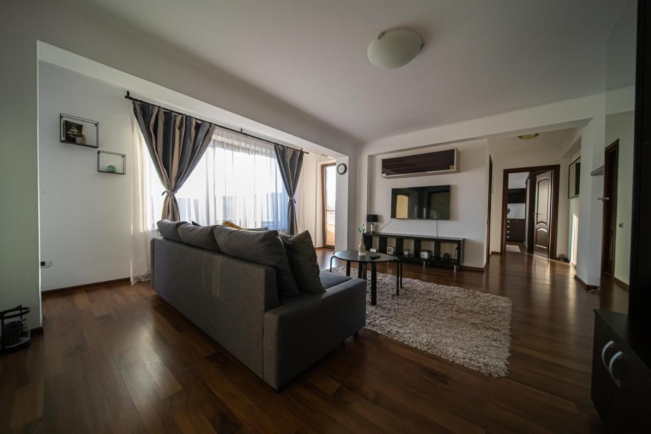 Apartament Tatu Bar&Grill Otopeni Ngoại thất bức ảnh