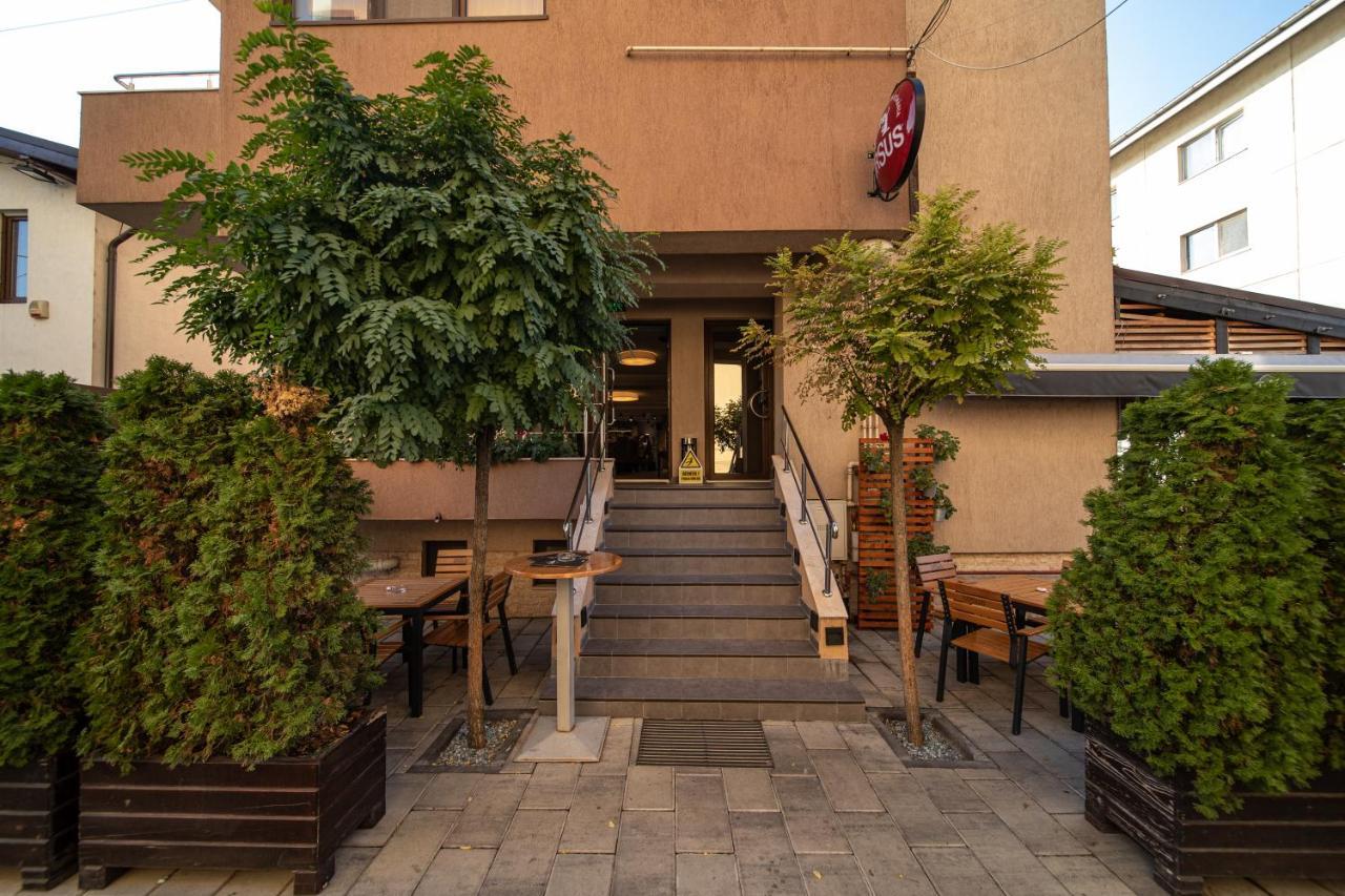 Apartament Tatu Bar&Grill Otopeni Ngoại thất bức ảnh