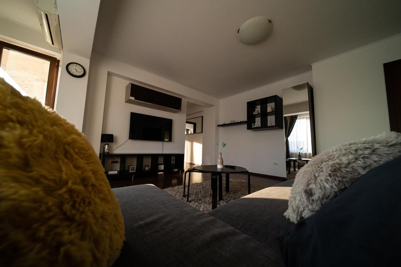 Apartament Tatu Bar&Grill Otopeni Ngoại thất bức ảnh